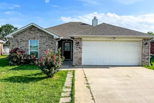 210 Paschall, Mabank, TX 75147 - Photo 1