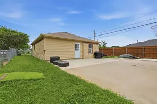 201 Eastland St, Cleburne, TX 76031 - Photo 18