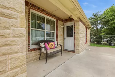 201 Eastland Street, Cleburne, TX 76031 - Photo 2