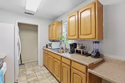 201 Eastland Street, Cleburne, TX 76031 - Photo 12