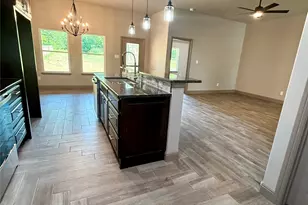 732 Fuller Ave, Cleburne, TX 76031 - Photo 6