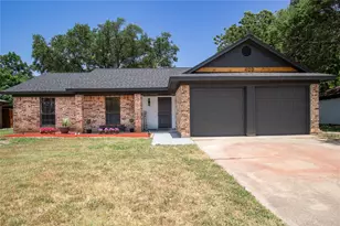 1120 S Timberline Dr, Benbrook, TX 76126 - Photo 1