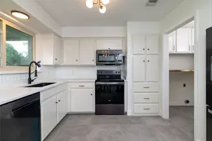 6528 Sherri Ln, North Richland Hills, TX 76182 - Photo 14