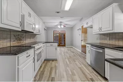 4537 Foxfire Way, Fort Worth, TX 76133 - Photo 4