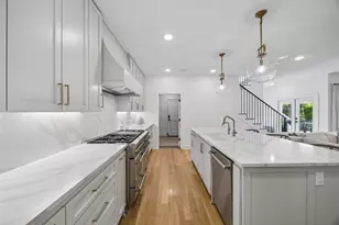 9431 Spring Branch Dr, Dallas, TX 75238 - Photo 10