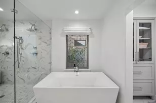 9431 Spring Branch Dr, Dallas, TX 75238 - Photo 18