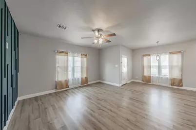 402 S Robbins Street, Cleburne, TX 76031 - Photo 30