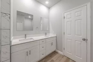 402 S Robbins St, Cleburne, TX 76031 - Photo 38