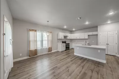 402 S Robbins Street, Cleburne, TX 76031 - Photo 26
