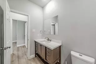 402 S Robbins St, Cleburne, TX 76031 - Photo 14