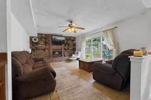 6217 Barcelona Dr, Arlington, TX 76016 - Photo 4