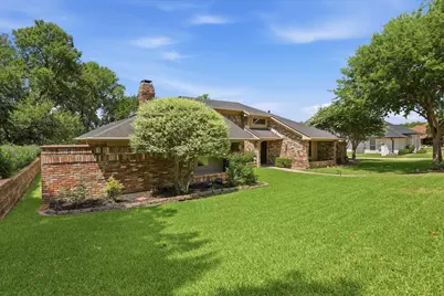 2613 Country Valley Road, Garland, TX 75043 - Photo 2