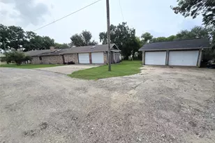 31 Clearview St, Point Blank, TX 77364 - Photo 4