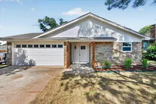 24 Oakmont Ct, Pantego, TX 76013 - Photo 1