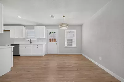 24 Oakmont Court, Pantego, TX 76013 - Photo 8