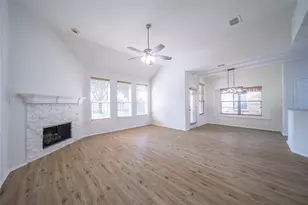 9601 Links Fairway Dr, Rowlett, TX 75089 - Photo 8