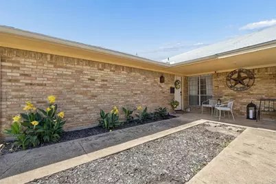 2903 Country Place Court, Carrollton, TX 75006 - Photo 2