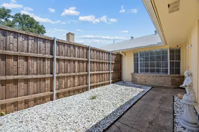 2903 Country Place Court, Carrollton, TX 75006 - Photo 32