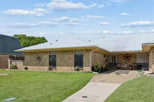 2903 Country Pl Ct, Carrollton, TX 75006 - Photo 1