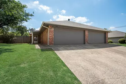 6608 Parkview Lane, North Richland Hills, TX 76182 - Photo 2
