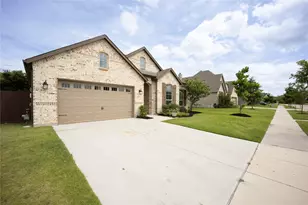 1692 Stonegate St, Waxahachie, TX 75165 - Photo 4