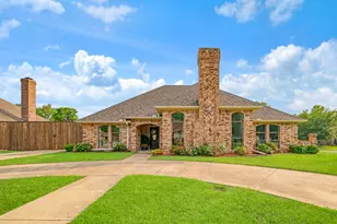 1945 N Collegiate Dr, Paris, TX 75462 - Photo 1