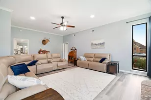 1945 N Collegiate Dr, Paris, TX 75462 - Photo 4