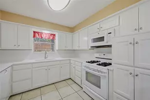 1712 Oakhill Dr, Sherman, TX 75092 - Photo 14
