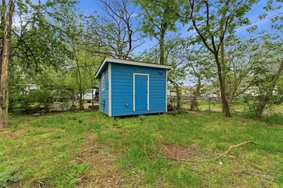 127 E Walker Street, Denison, TX 75021 - Photo 22