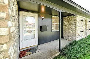 810 Waikiki Dr, Garland, TX 75043 - Photo 4