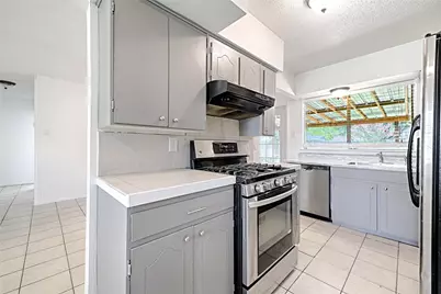 810 Waikiki Drive, Garland, TX 75043 - Photo 10