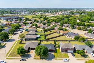 424 NE Murphy Rd, Burleson, TX 76028 - Photo 24