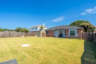 424 NE Murphy Rd, Burleson, TX 76028 - Photo 18