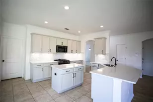 401 Eureka Ct, Burleson, TX 76028 - Photo 12