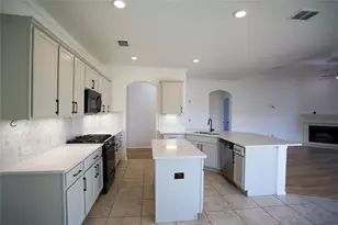 401 Eureka Ct, Burleson, TX 76028 - Photo 10