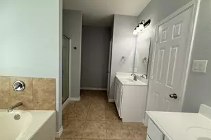 5667 Mountain Hollow Dr, Dallas, TX 75249 - Photo 10