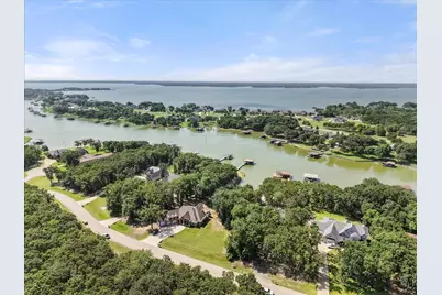 930 Waters Edge Drive, Corsicana, TX 75109 - Photo 2