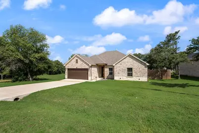 836 Haynie Drive, Runaway Bay, TX 76426 - Photo 2