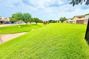 2010 Via Sonoma, Carrollton, TX 75006 - Photo 34