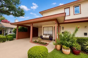 2010 Via Sonoma, Carrollton, TX 75006 - Photo 2