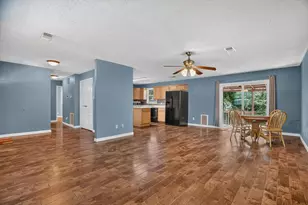 427 Whippoorwill Dr, Granbury, TX 76049 - Photo 2