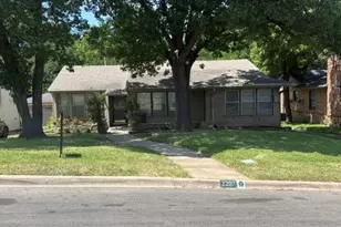 2207 Stevens Woods Ln, Dallas, TX 75208 - Photo 22