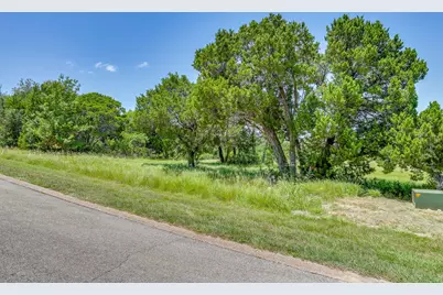 8425 Fullerton Drive, Cleburne, TX 76033 - Photo 14