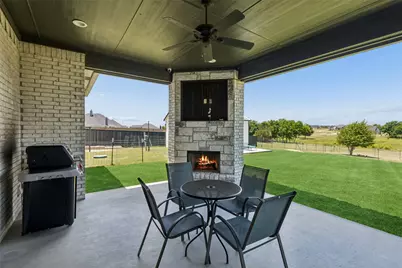 1107 Pioneer Crossing, Weatherford, TX 76088 - Photo 4