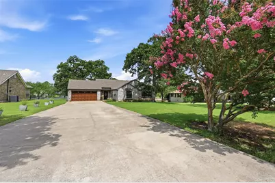 1344 Kiowa Drive E, Lake Kiowa, TX 76240 - Photo 1