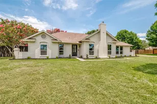109 Shadow Dr, Red Oak, TX 75154 - Photo 2