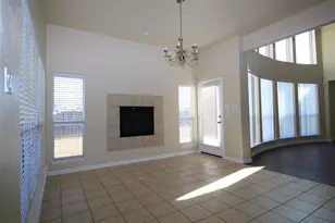 2719 Explorador, Grand Prairie, TX 75054 - Photo 18