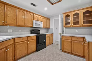 10520 Woodland Dr, Greenville, TX 75402 - Photo 8