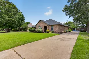 10520 Woodland Dr, Greenville, TX 75402 - Photo 2