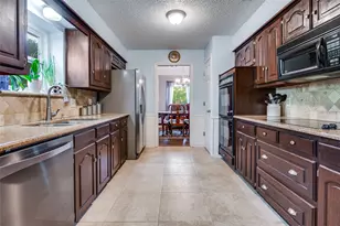 722 Corinthian Pl, Duncanville, TX 75137 - Photo 10